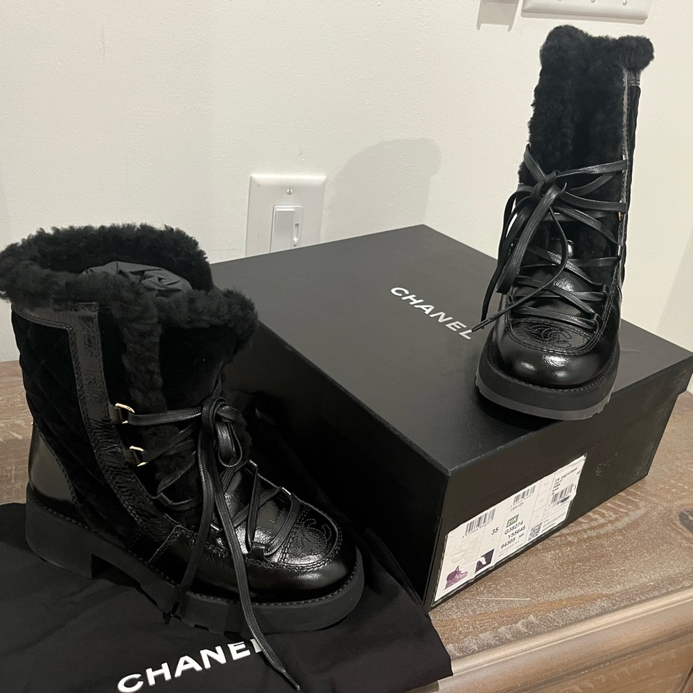 CHANEL BOOT